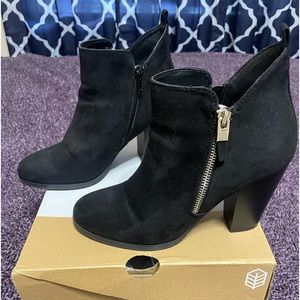 Used woman’s boots in good condition size 8 heal “3”